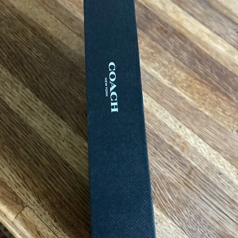 Unopened New Sealed iPhone 12 12 Pro Coach Wallet Phone Case Tan Signature Le… - Picture 7 of 10